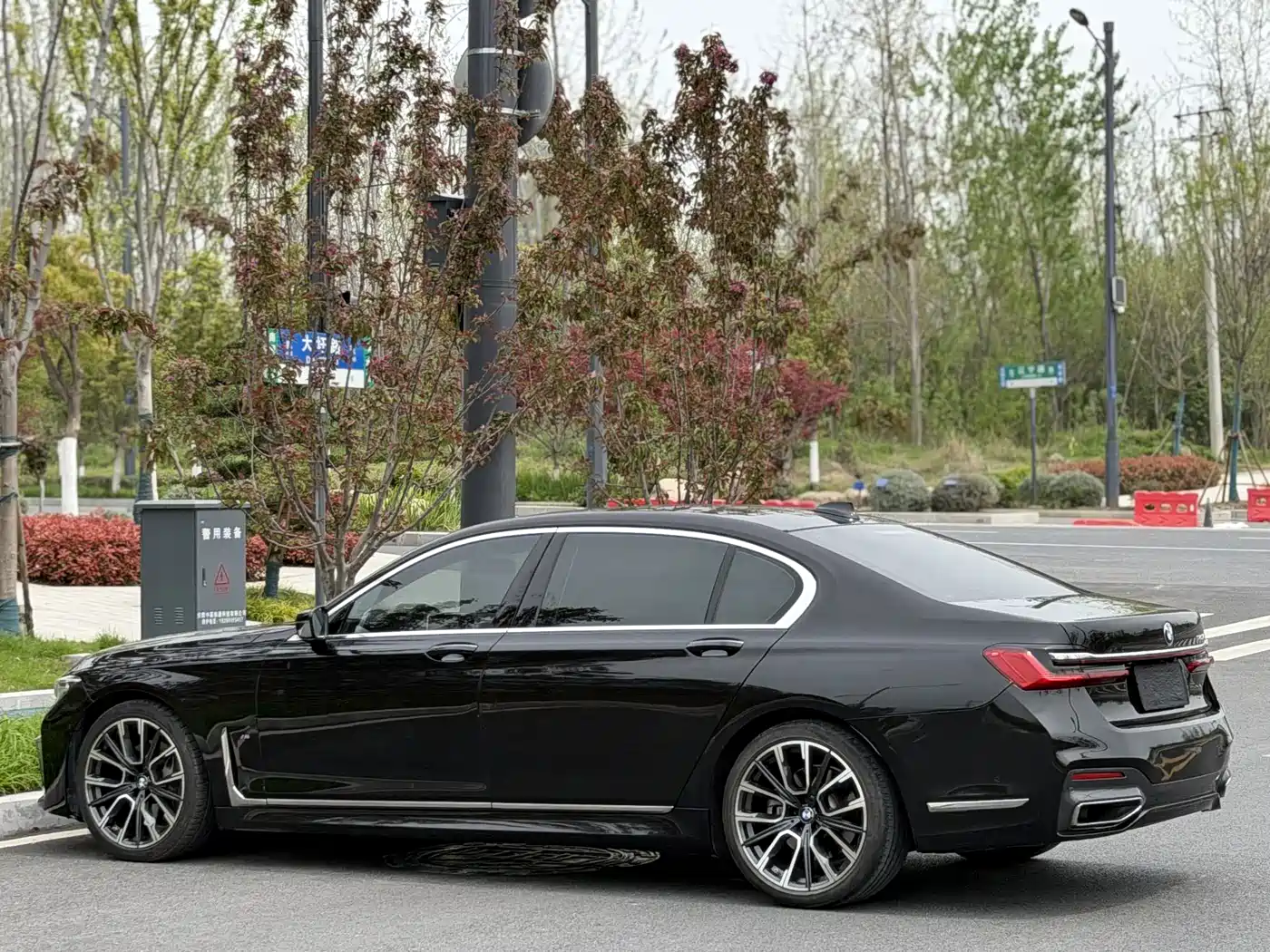 BMW 7 Series 2019 740Li Leading M Sport Package фото 7
