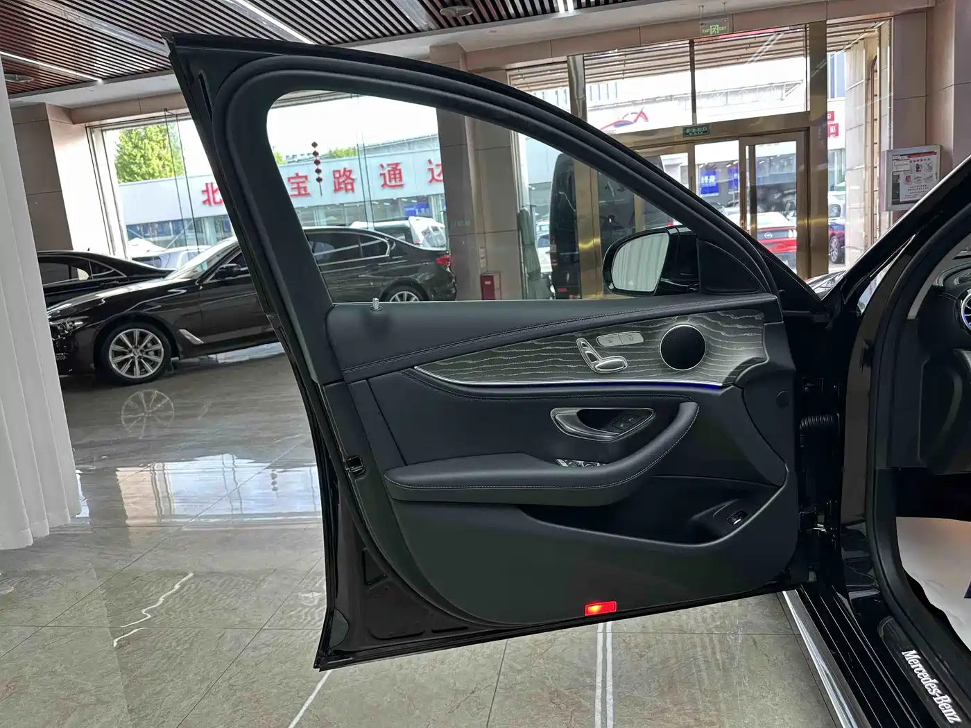 Mercedes-Benz E-Class 2022 E 300 L Sport Fashion фото 8