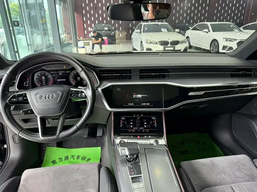 Audi A6L 2021 40 TFSI Luxury Sport фото 8