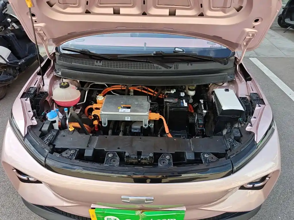 Фото 20 - Geely Geometry E Firefly