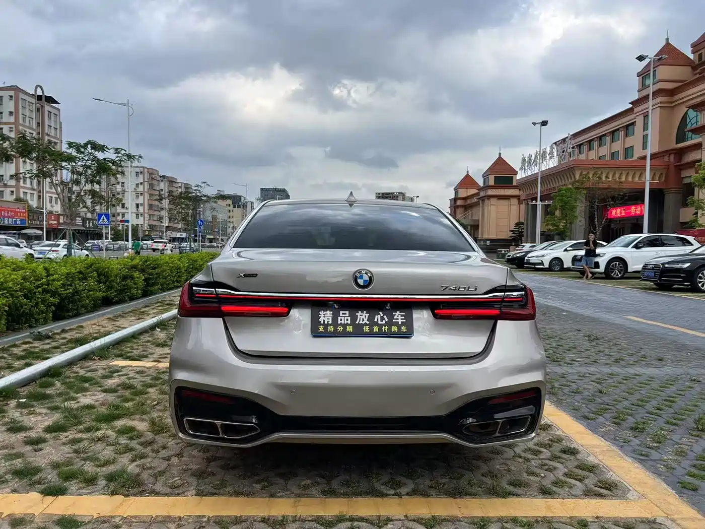 BMW 7 Series 2013 Model 740Li Luxury фото 4