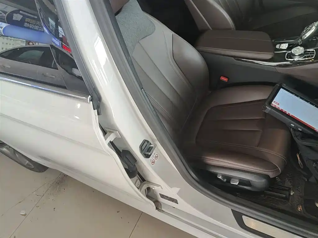 BMW 5 Series 2020 525Li M Sport Package фото 25