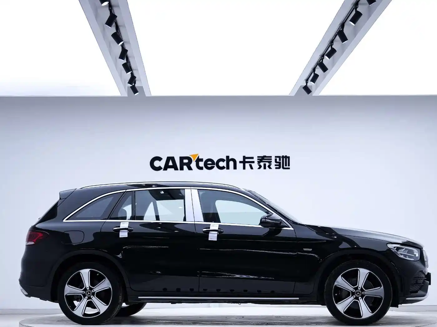 Mercedes-Benz GLC 2022 Facelift GLC 300 L 4MATIC Dynamic Collector's Edition фото 3