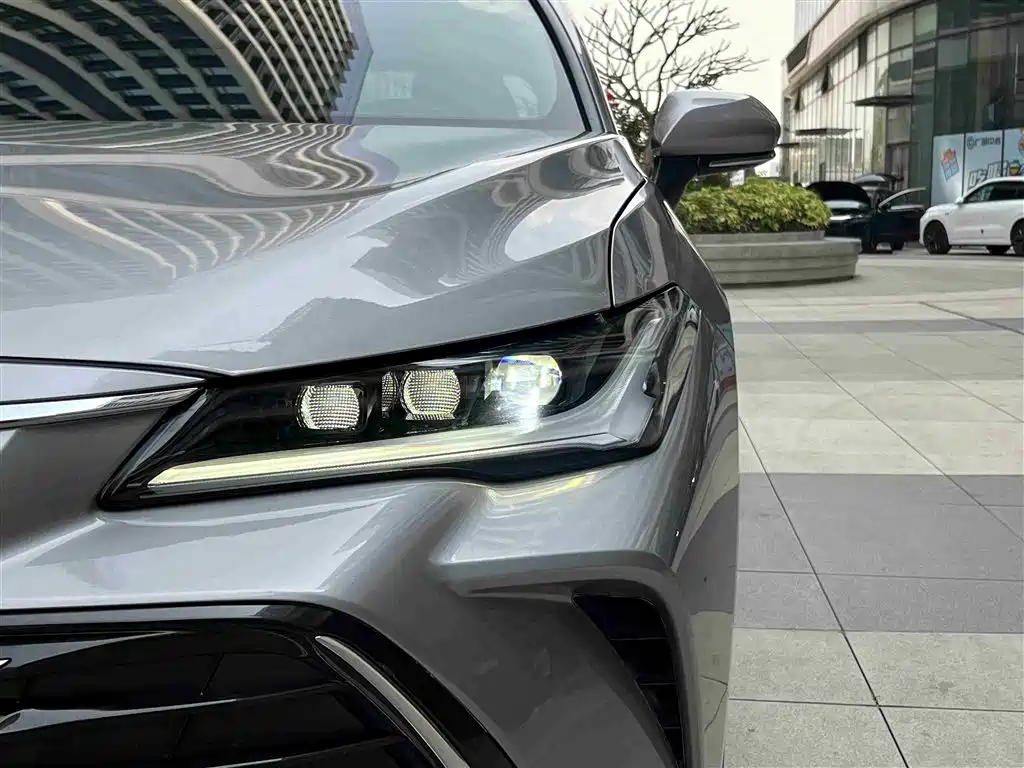 Toyota Avalon 2023 2.0L Luxury Edition фото 12