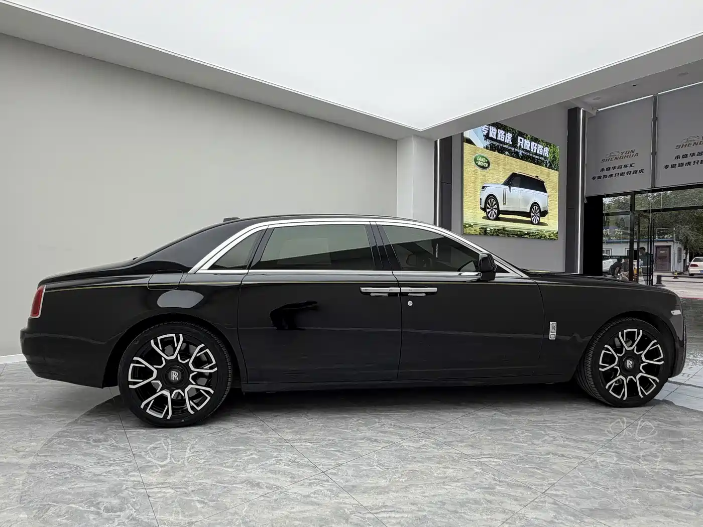 Фото 12 - Rolls-Royce Ghost
