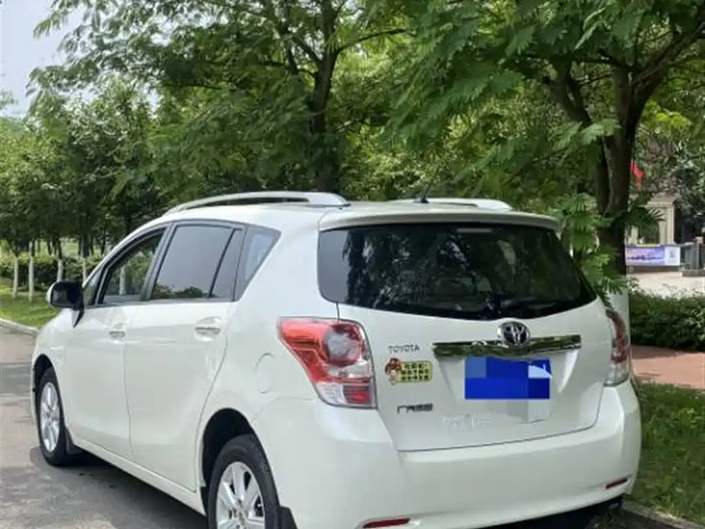 Toyota E'Z 2015 180E CVT Crossover Edition фото 7