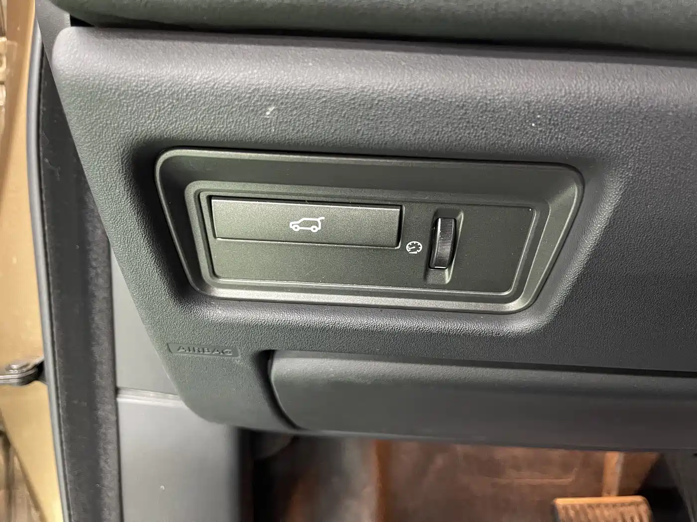 Land Rover Range Rover Evoque 2015 2.0T 5-Door Intelligent Edition фото 18