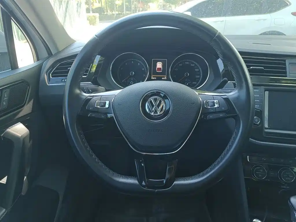 Volkswagen Tiguan L 2018 330TSI Automatic 2WD Luxury Edition фото 3