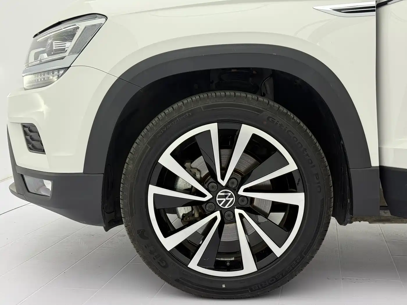 Volkswagen Tharu 2022 280TSI FWD Luxury Edition фото 20