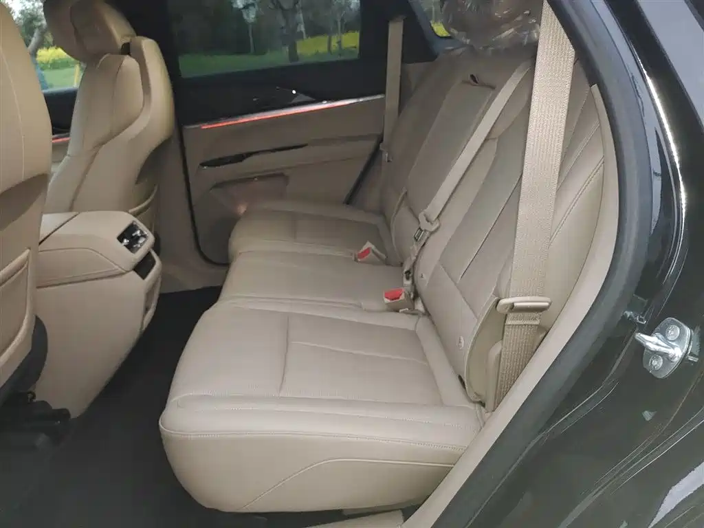 Cadillac XT5 2025 2.0T Luxury фото 13