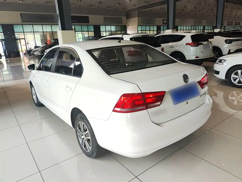 Volkswagen Santana 2015 1.6L Automatic Trend Edition фото 5