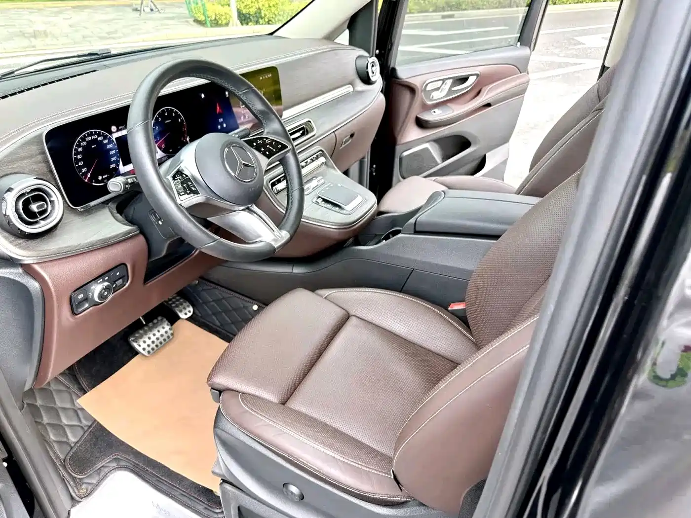 Mercedes-Benz V-Class 2025 2024 V 300 L Long Wheelbase Luxury Edition