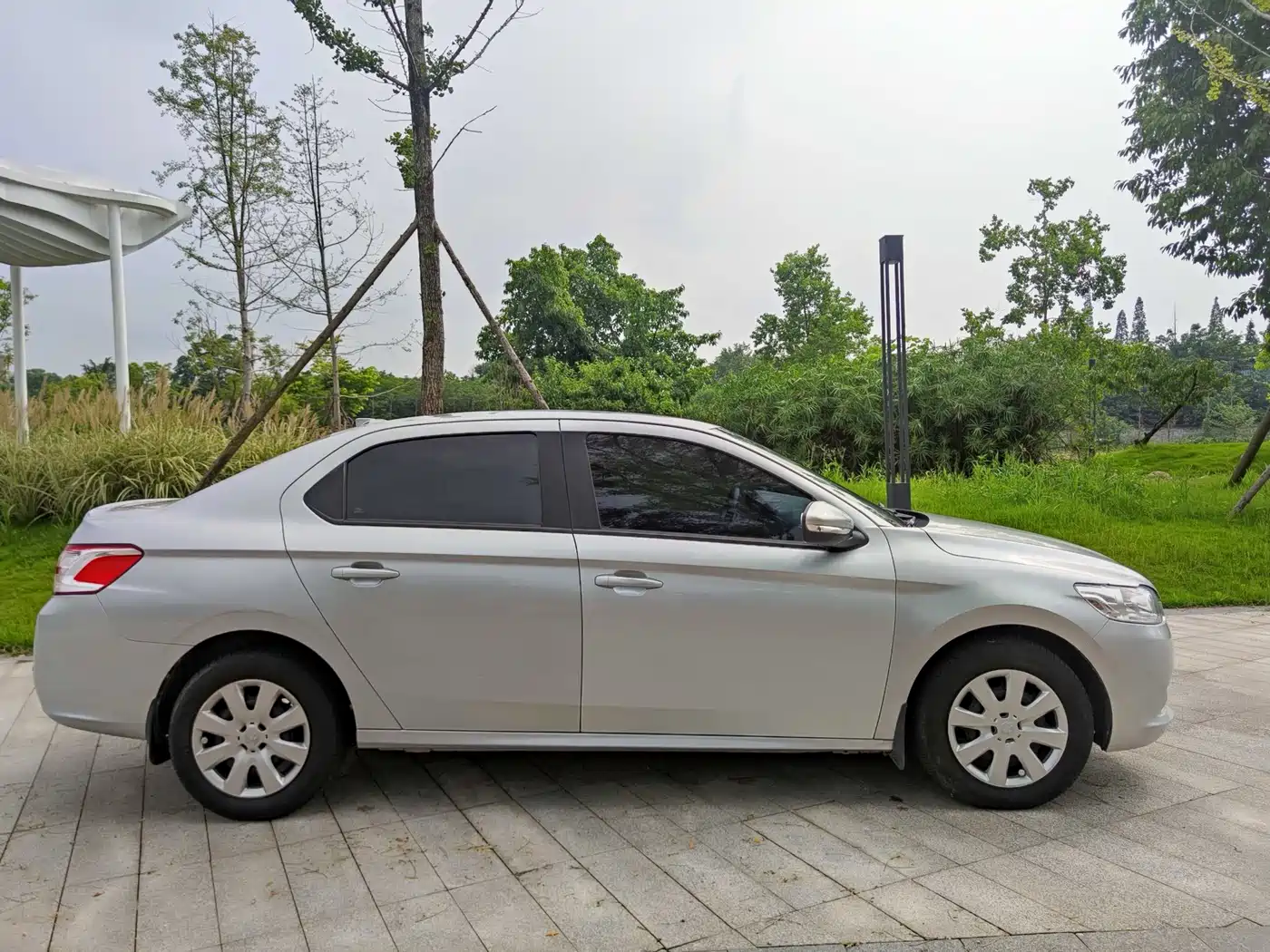Peugeot 301 2014 1.6L Manual Comfort Edition фото 7