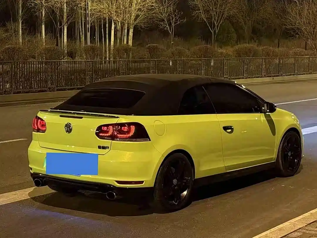 Volkswagen Golf (Import) 2014 2.0TSI R Convertible Edition фото 8