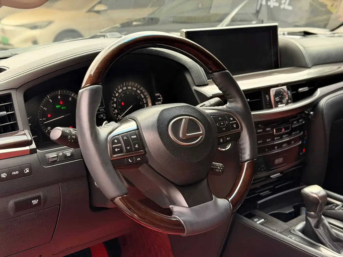 Lexus LX 2017 570 Prestige Luxury фото 9