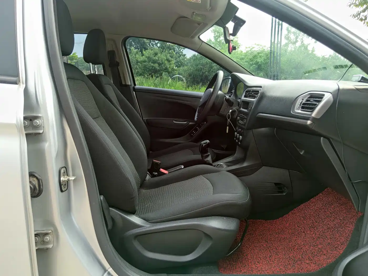 Peugeot 301 2014 1.6L Manual Comfort Edition фото 13