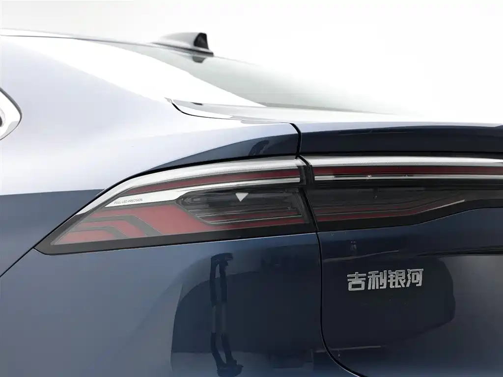 Geely Galaxy Galaxy A7 2025 EM-i фото 7