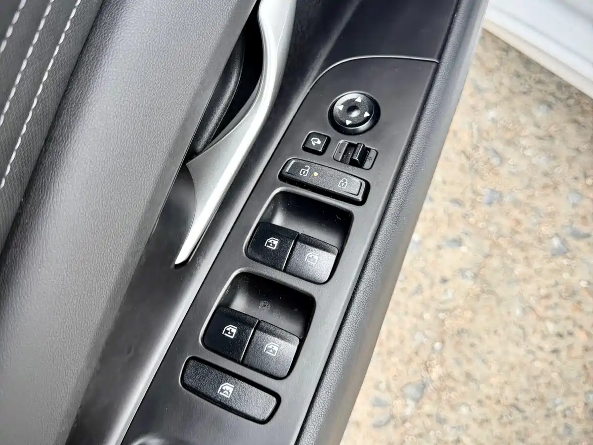 Hyundai Elantra 2023 Model 1.5L CVT LUX Premium Edition фото 18