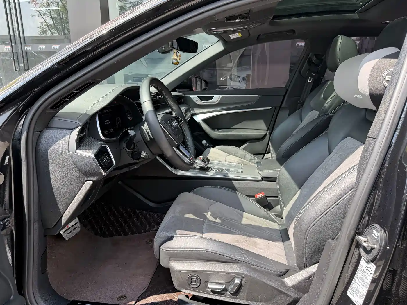 Фото 10 - Audi A6L
