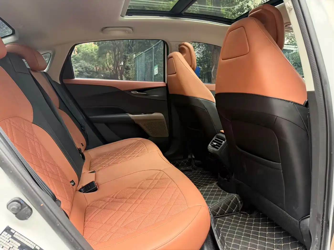 Фото 9 - Changan Eado