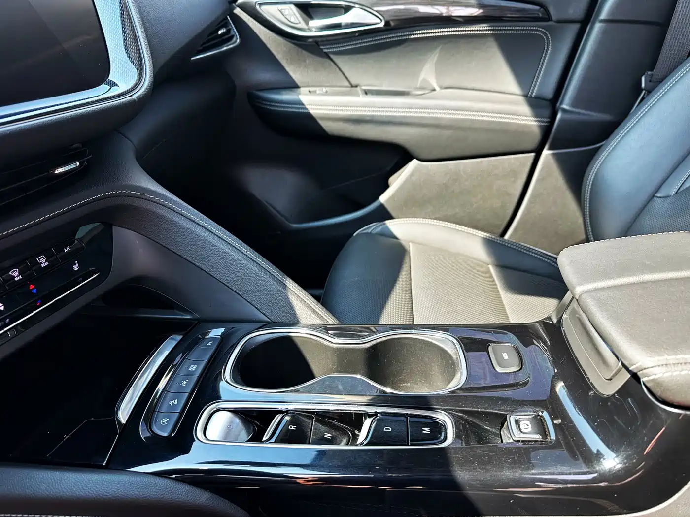 Buick Envision Plus 2022 Enclave Plus 652T 5-Seater AWD Luxury фото 9