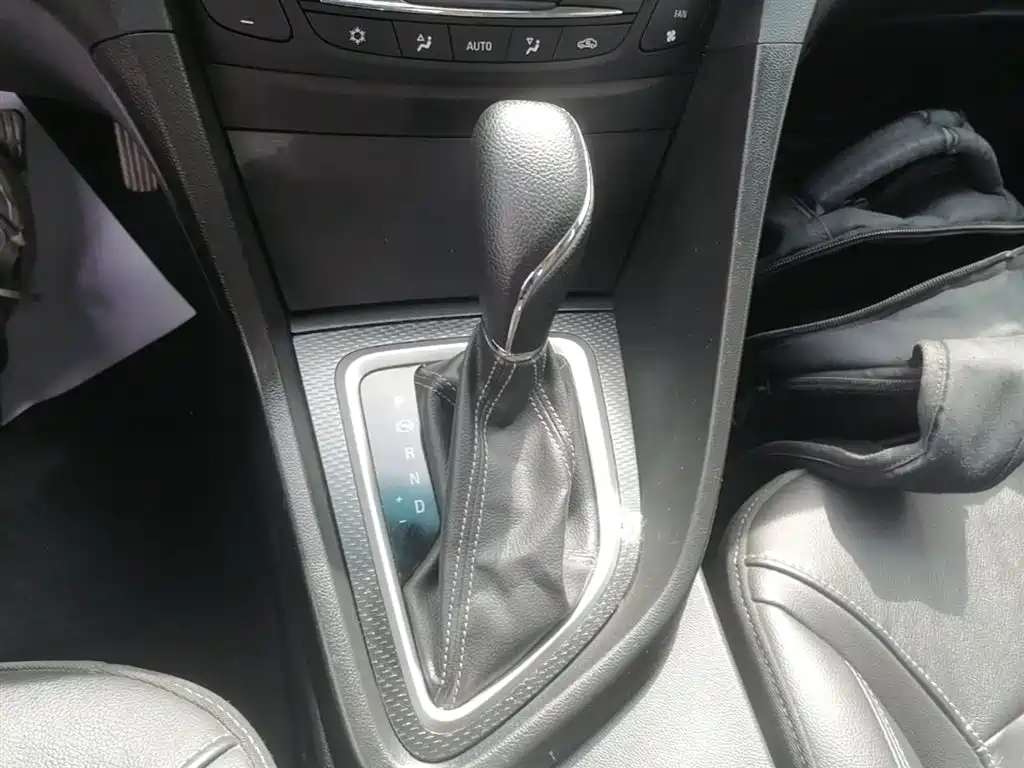 Buick Excelle 2019 18T Auto Connected Elite China VI фото 14