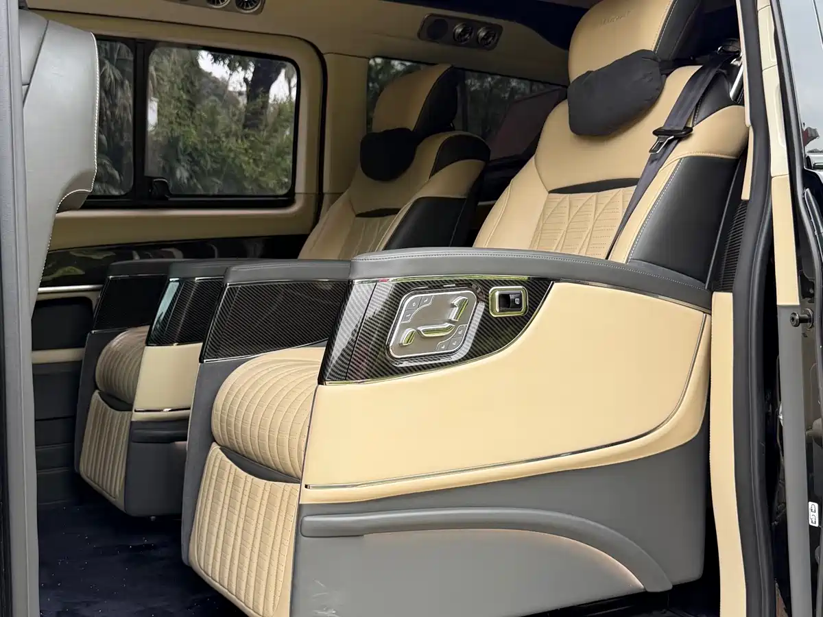 Mercedes-Benz V-Class 2022 V 260 L Long Wheelbase Prestige Edition фото 11