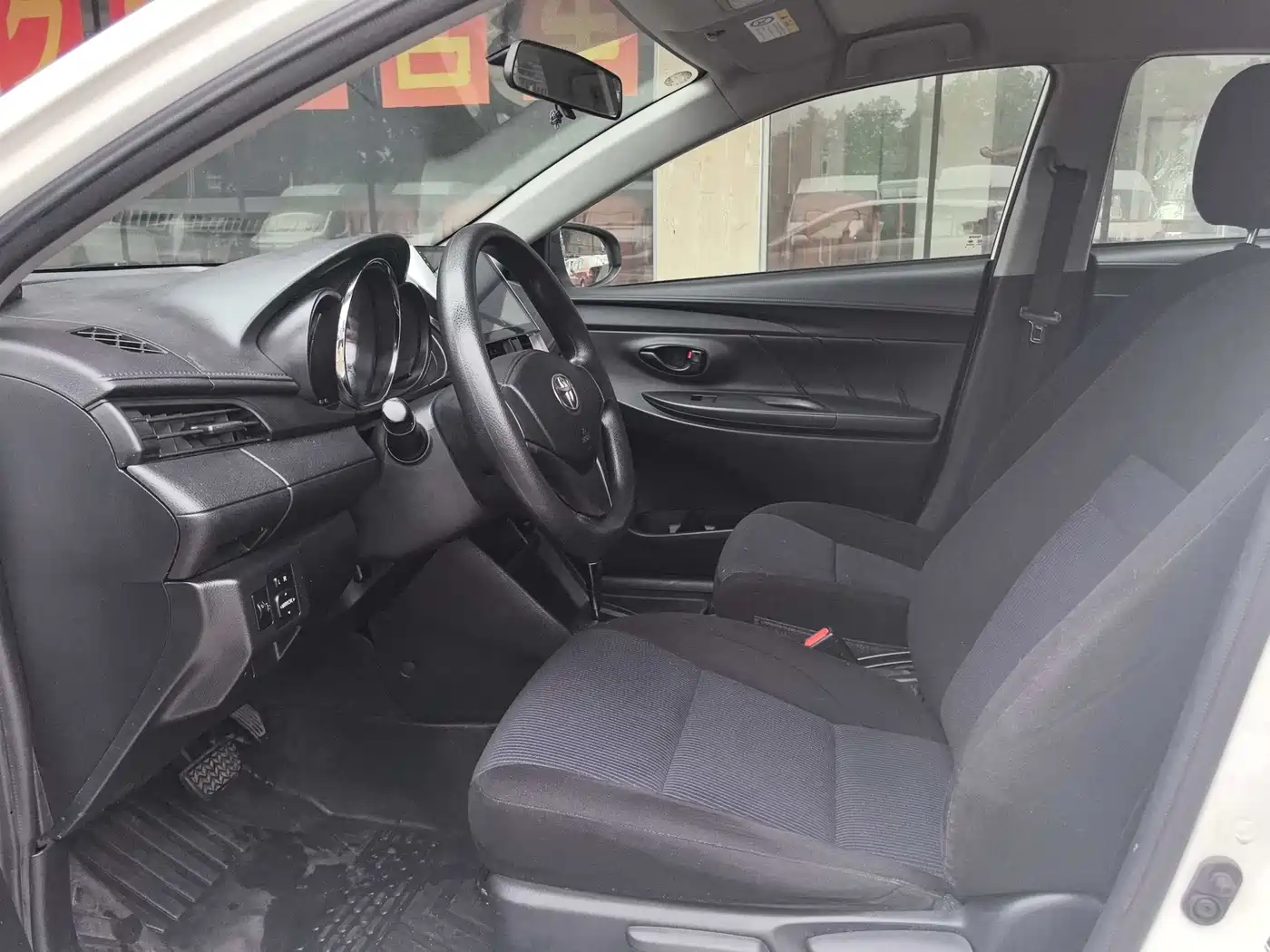 Toyota YARiS L Zhi Xuan 2016 Facelift 1.5E CVT Charming Edition фото 4