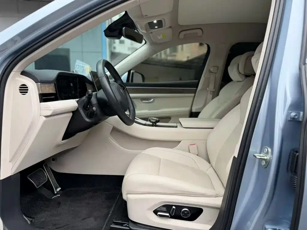 AITO Wenjie AITO M5 2022 Extended Range AWD Flagship фото 6