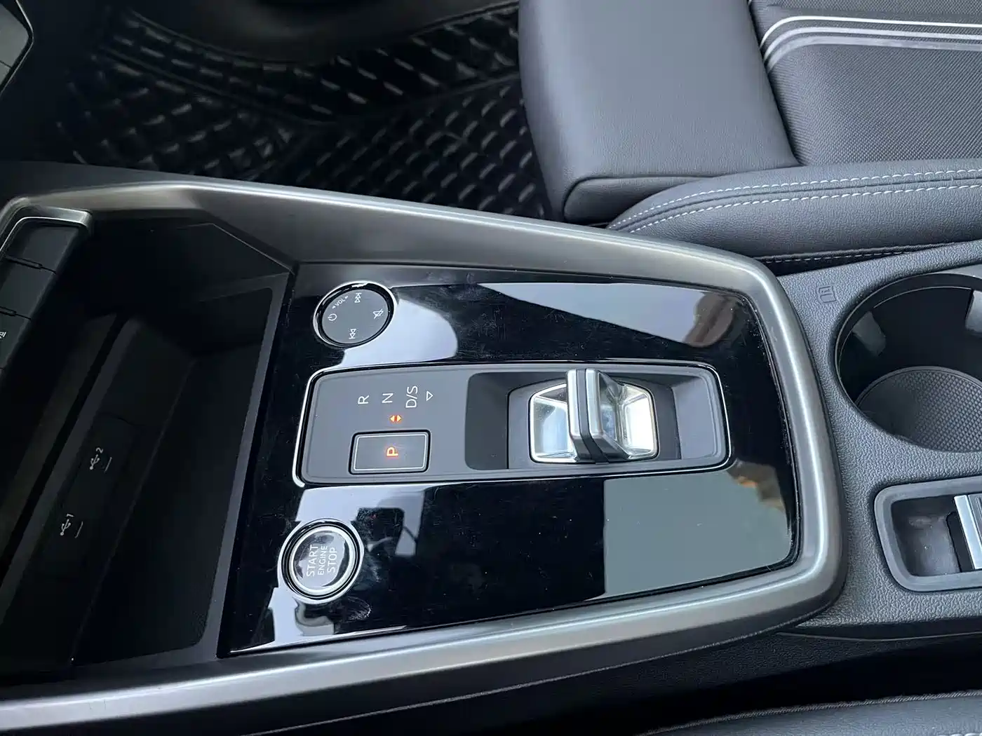 Audi A3 2023 Facelift A3L Limousine 35 TFSI Fashion Sport фото 10