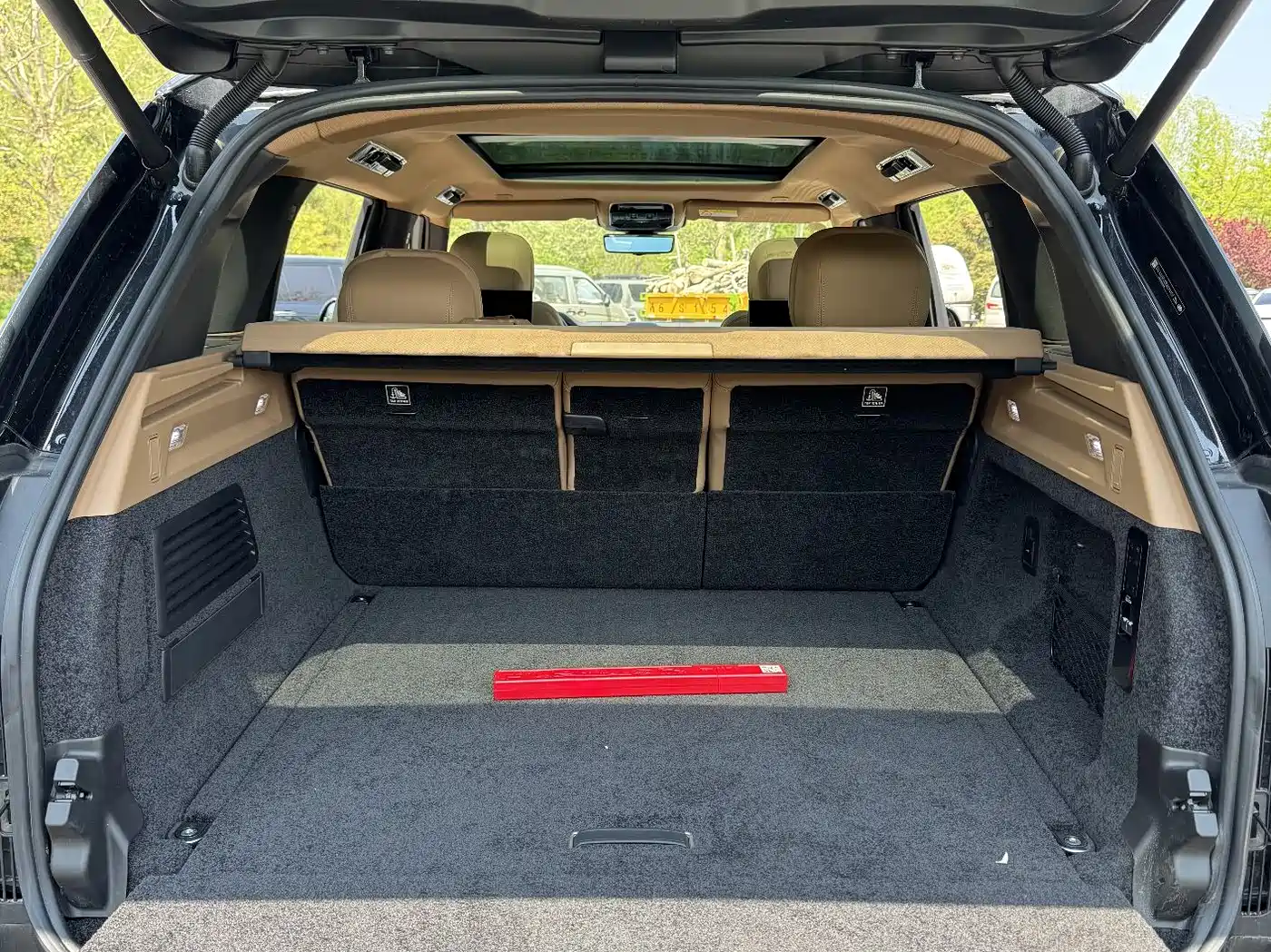 Land Rover Range Rover 2024 3.0 L6 400PS Genesis Extended фото 11