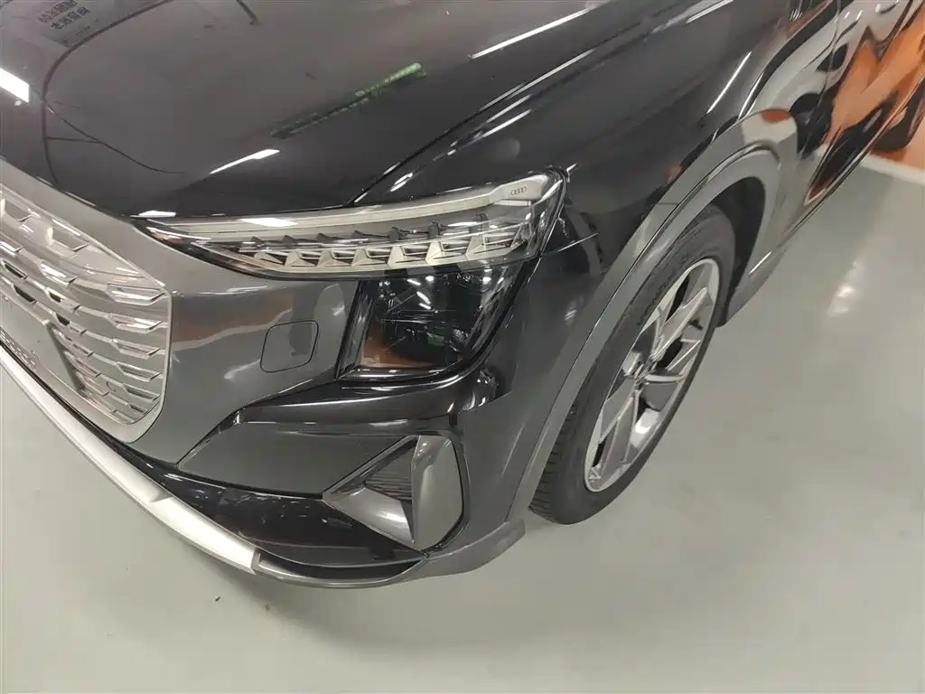 Audi Q5 e-tron 2022 40 e-tron Starlight Edition Brocade Package фото 24