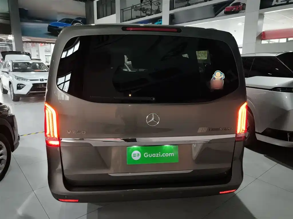 Mercedes-Benz V-Class 2017 Model V 260 Pilot Edition фото 4