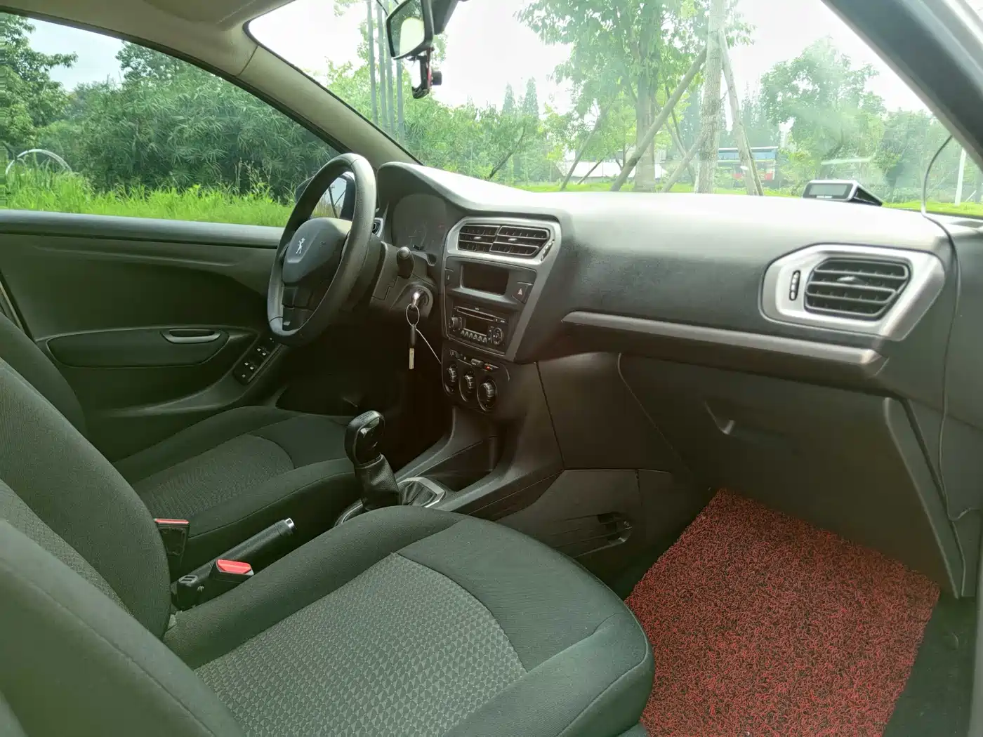 Peugeot 301 2014 1.6L Manual Comfort Edition фото 14