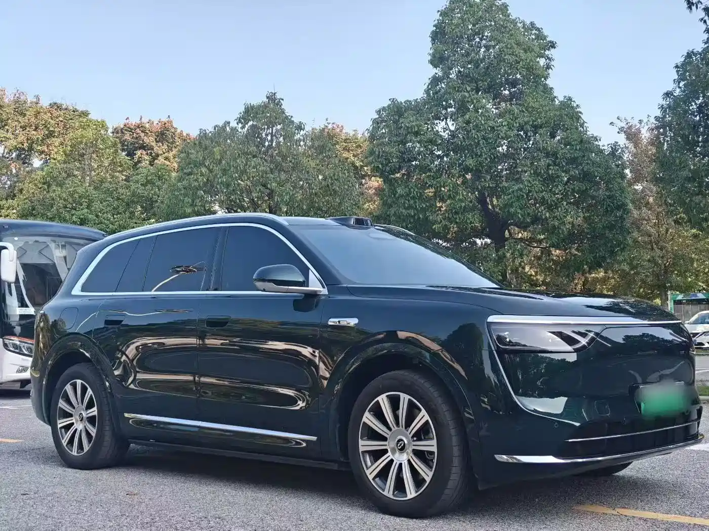 AITO Wenjie AITO M8 2025 Range Extender Max+ Edition 53.4kWh 5-seater фото 3