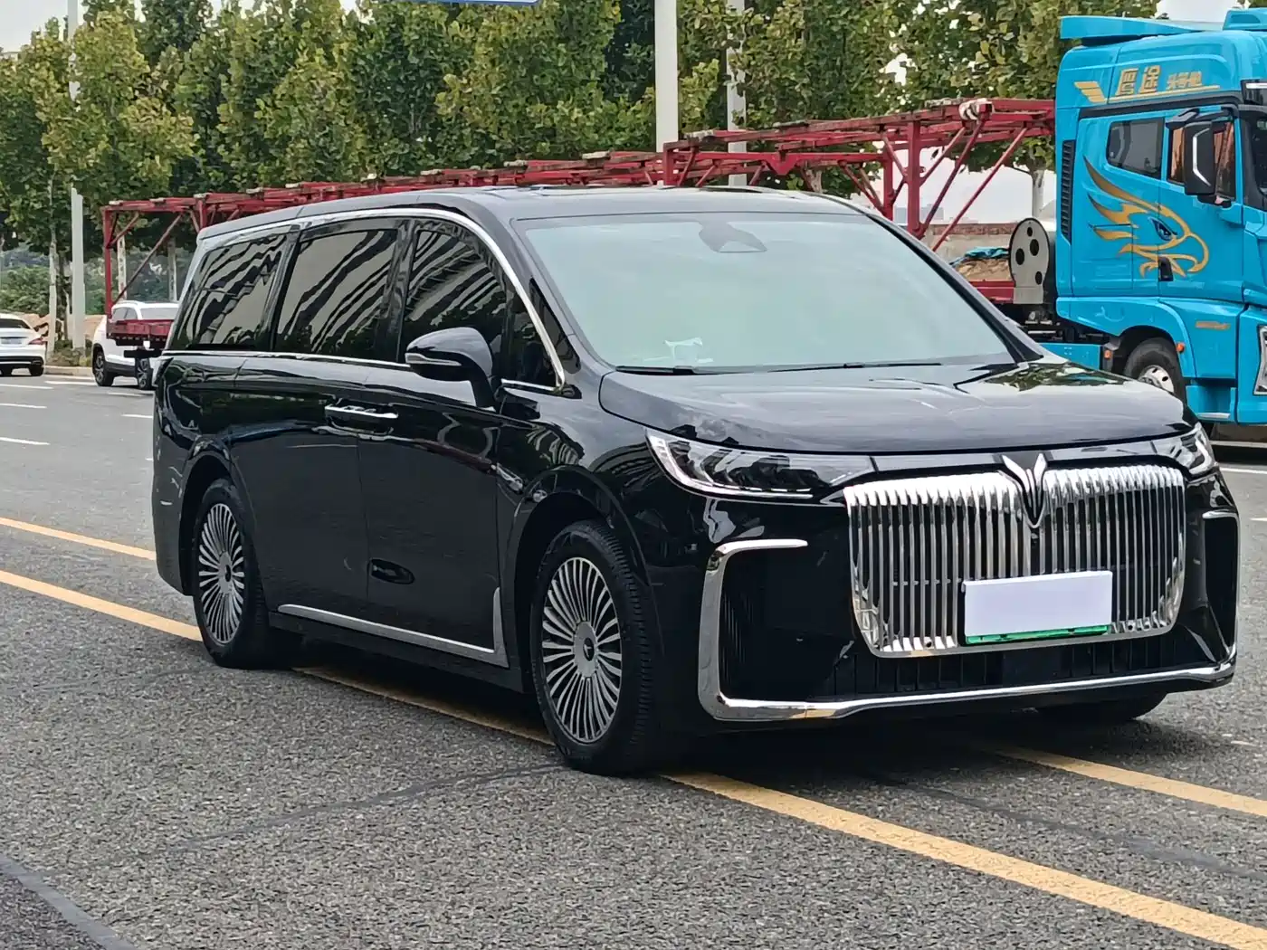 Voyah Auto Voyah Dreamer 2025 PHEV AWD Excellent Kunpeng Edition