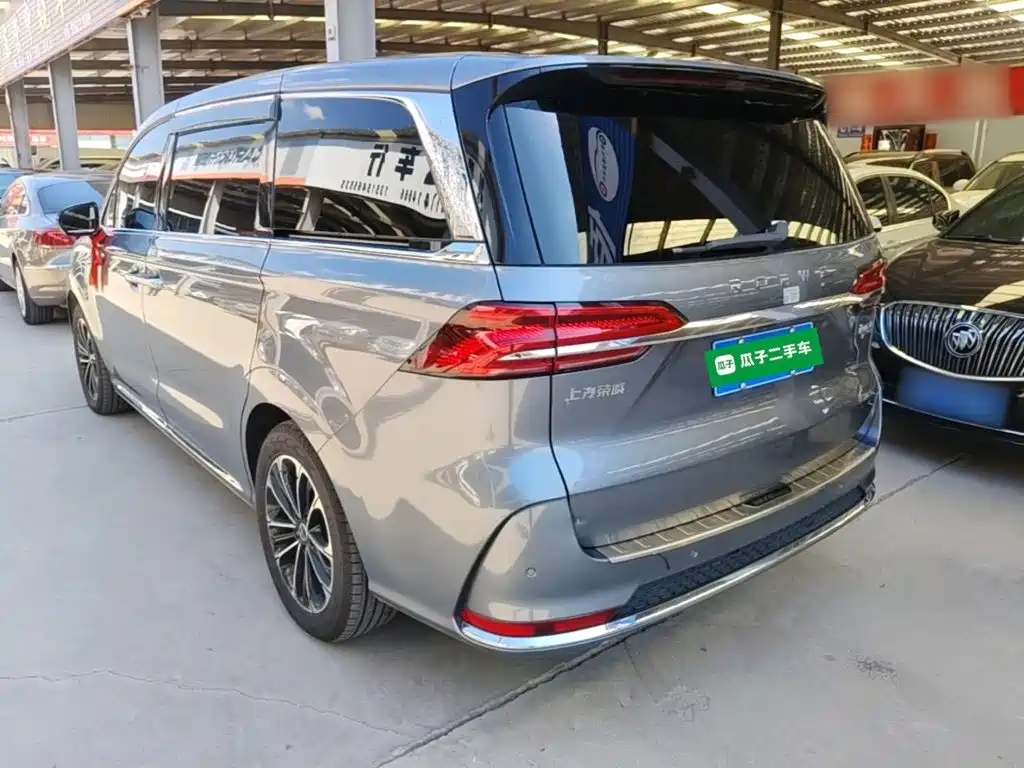 Фото 5 - Roewe iMAX8