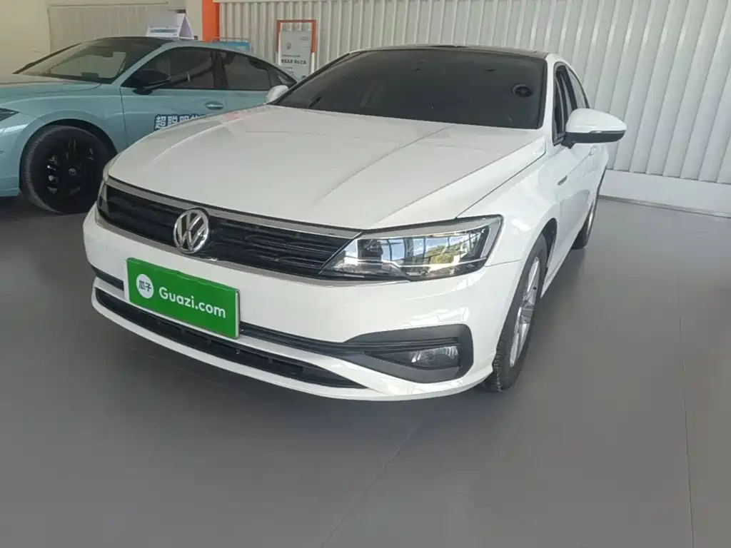 Photo 2 - Volkswagen Lamando