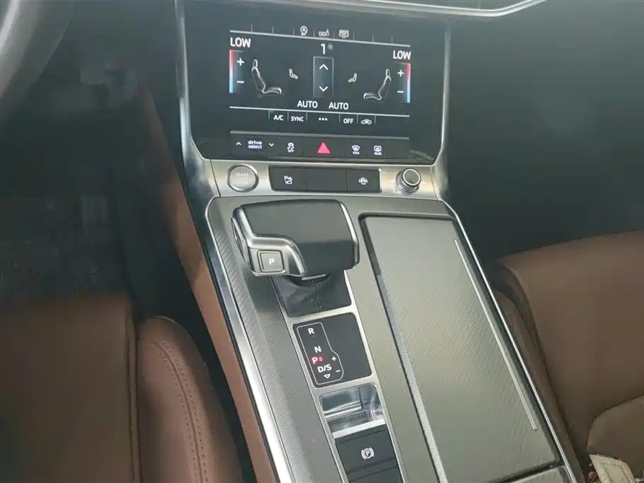 Audi A6L 2019 40 TFSI Luxury Elegance фото 16