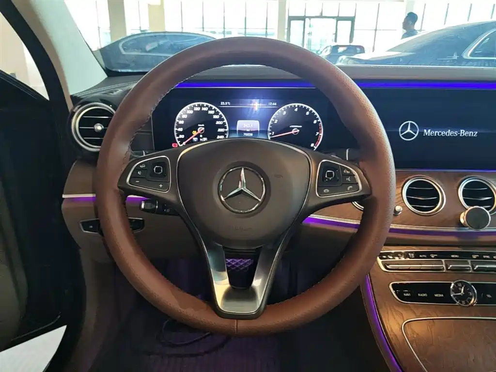 Mercedes-Benz E-Class 2018 Facelift E 200 L 4MATIC фото 11