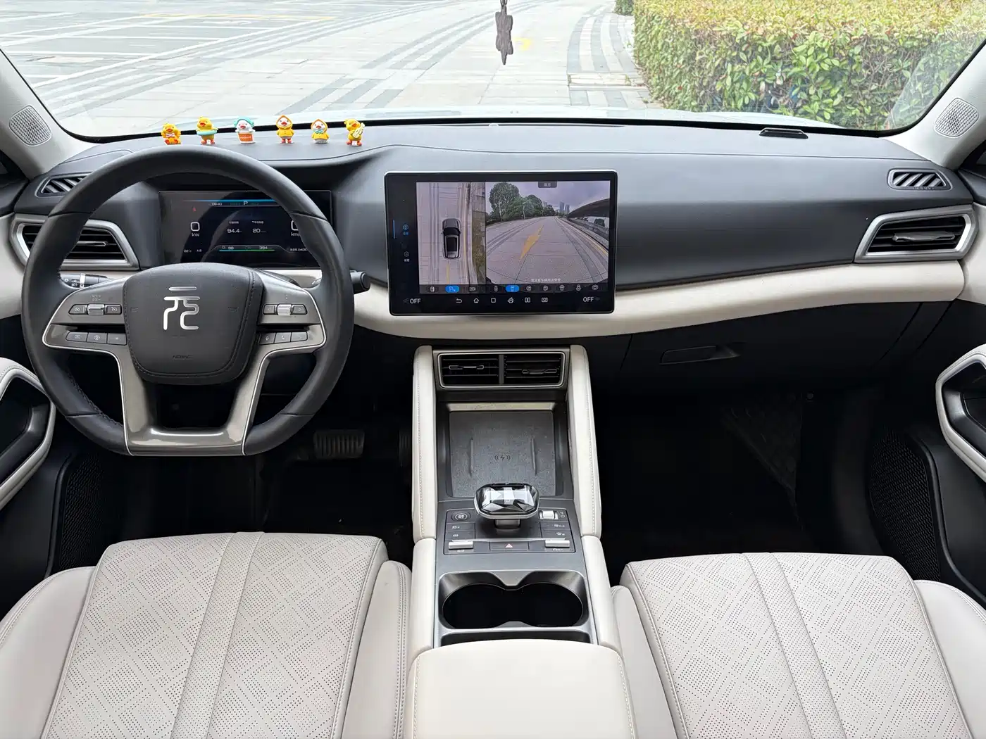 BYD Yuan UP 2024 401KM Surpass Edition фото 8