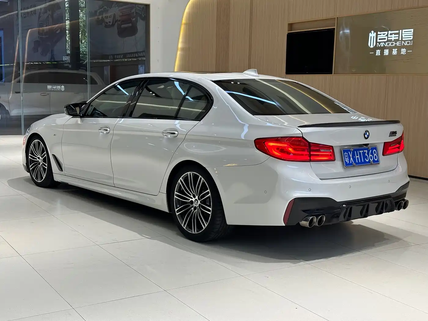 BMW 5 Series 2018 530Li Premium M Sport Package фото 4