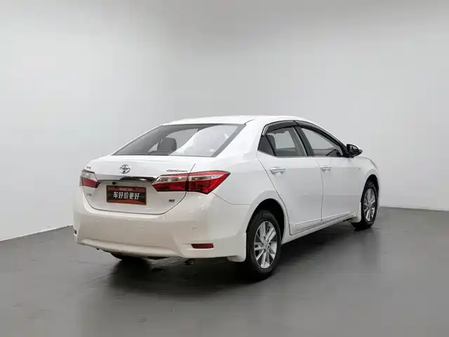 Toyota Corolla 2014 1.6L CVT GL-i — фото 2