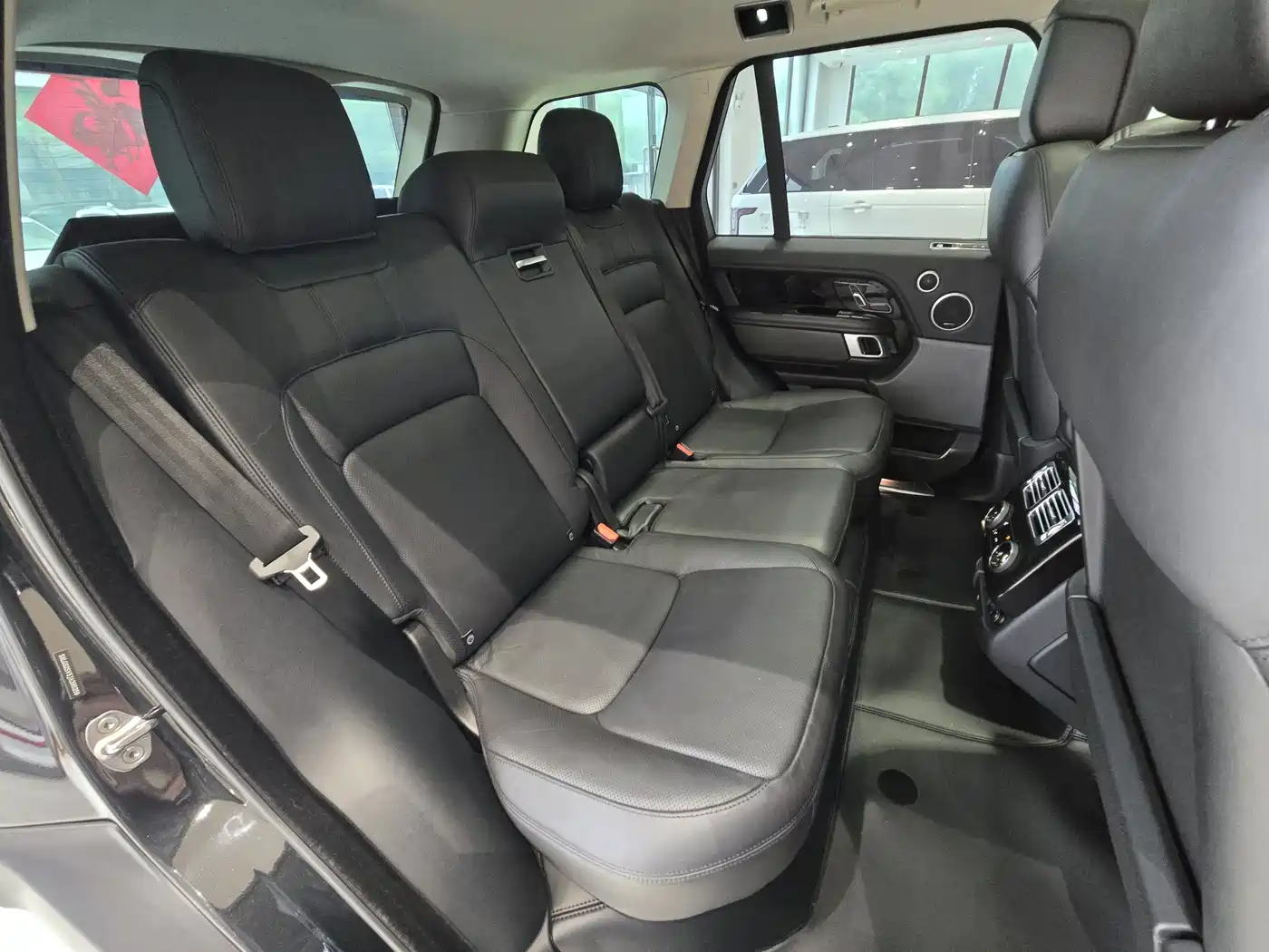 Land Rover Range Rover фото 16