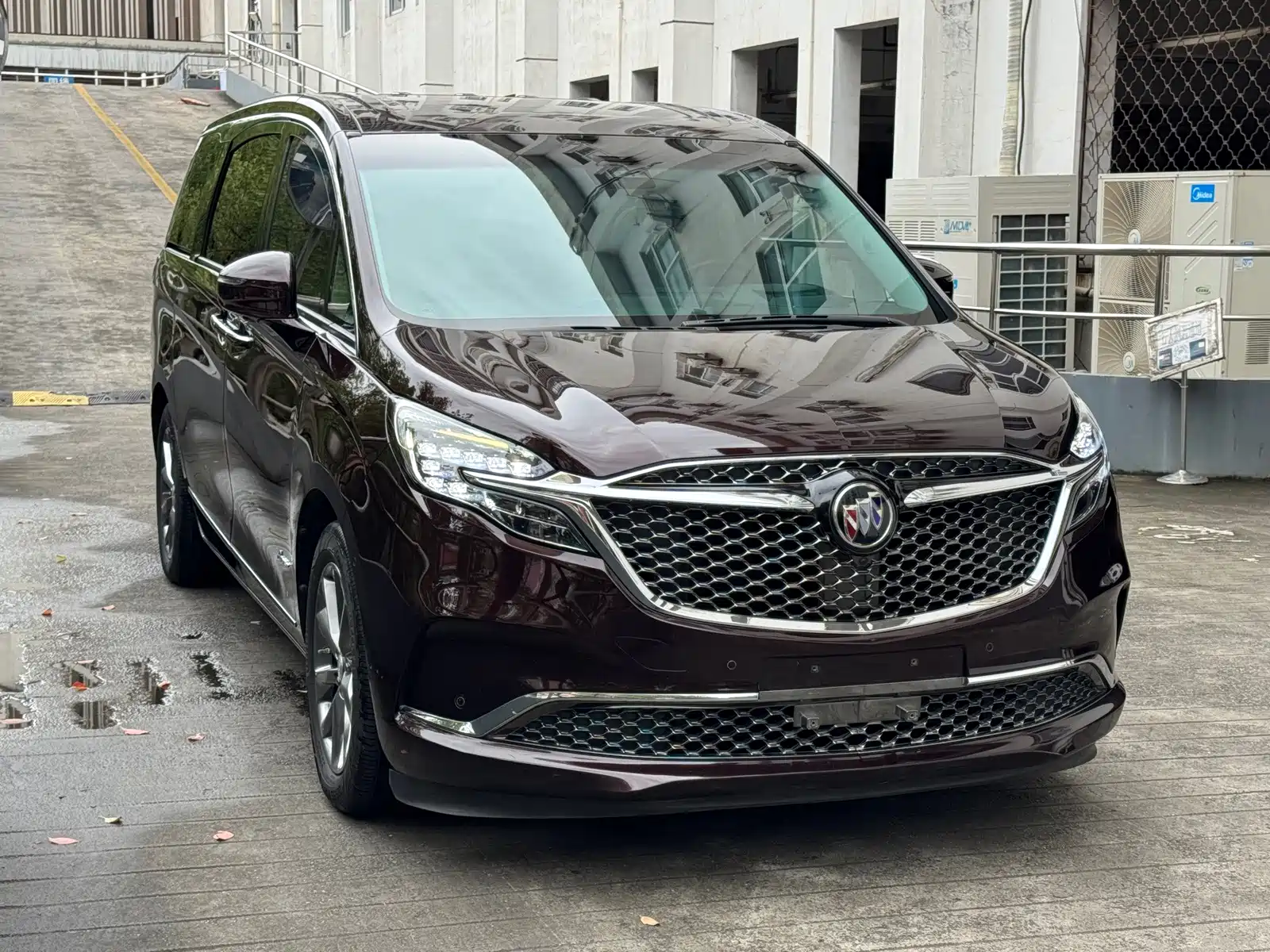 Фото 3 - Buick GL8