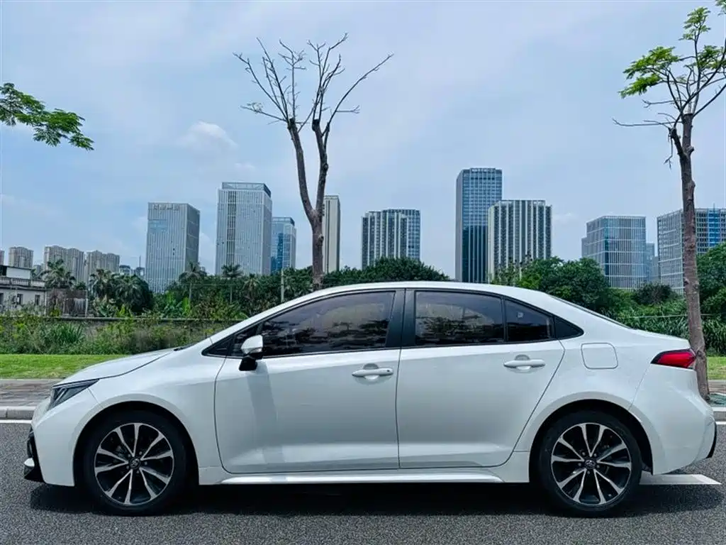 Toyota Levin 2021 185T CVT Premium Edition фото 10