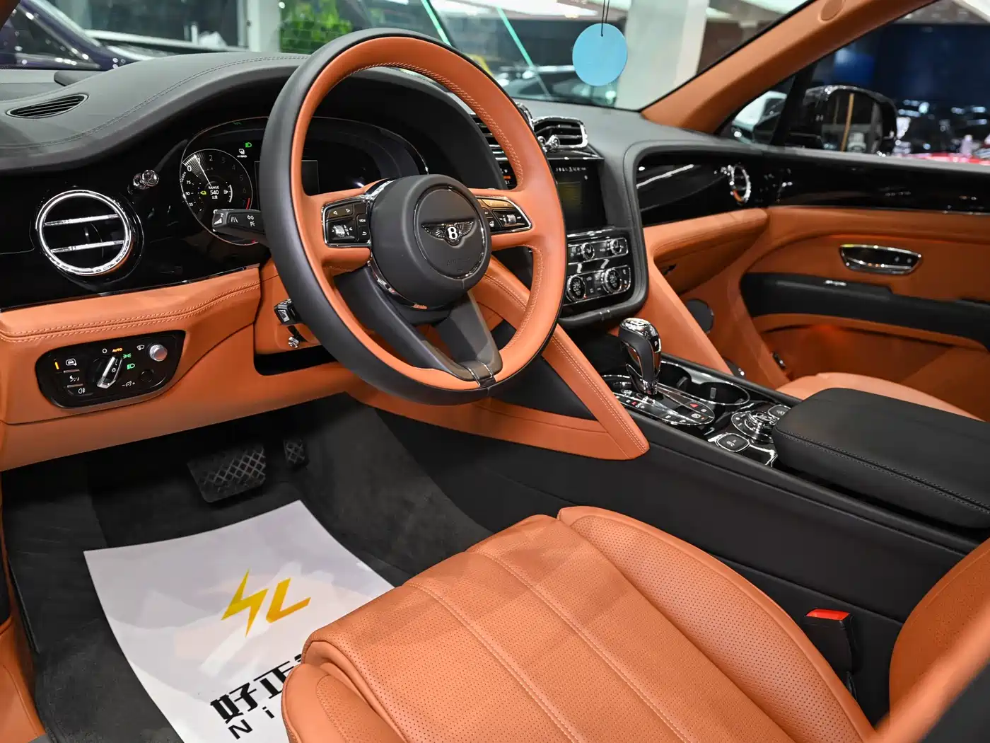 BENTLEY TIMYUE PLUG-IN HYBRID