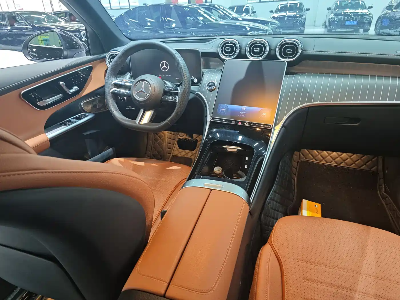 Mercedes-Benz GLC 2024 GLC 300 L 4MATIC Luxury 5-seater фото 6
