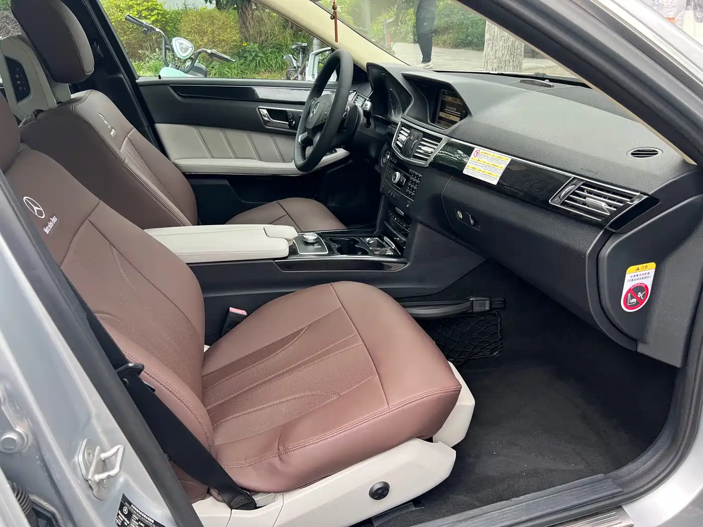 Mercedes-Benz E-Class 2011 E 300 L Fashion Premium фото 12