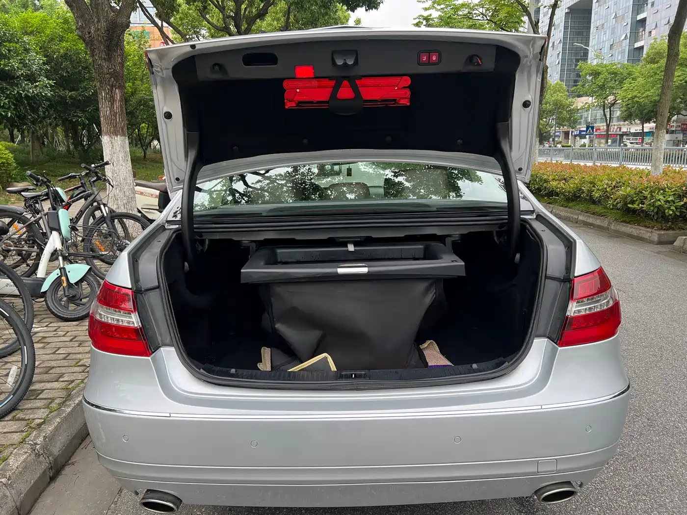 Mercedes-Benz E-Class 2011 E 300 L Fashion Premium фото 16